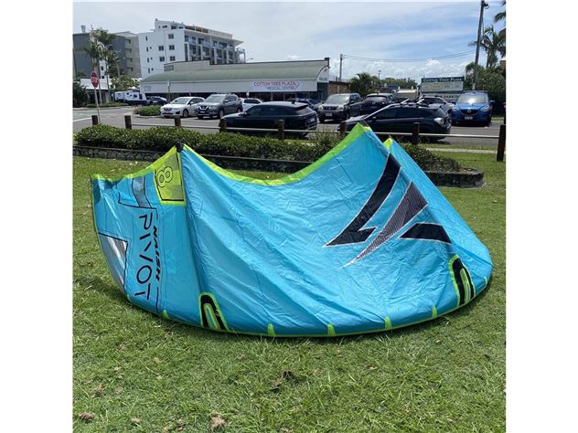 2024 Naish Pivot S28 - 8 metre