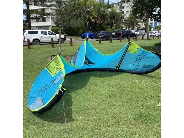 2024 Naish Pivot S28 - 8 metre