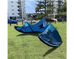 Naish Pivot S28 10 metre kiteboarding kite