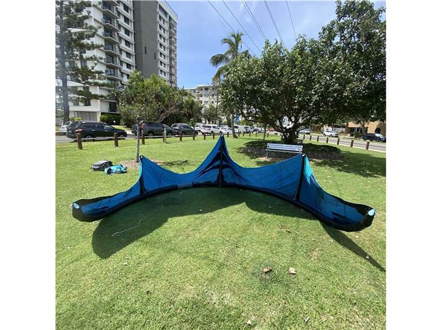 2024 Naish Pivot S28 - 10 metre