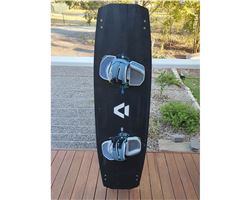 Duotone Gambler 139 cm kiteboarding twintip