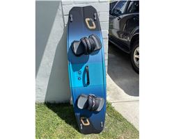 Ozone Code V4 138 cm kitesurfing twintip