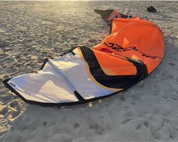 Ozone Edge V9 13 metre kitesurfing kite