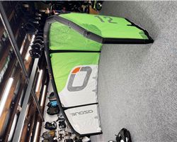 Ozone Reo V7 kitesurfing kite