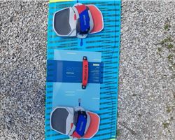 Duotone Spike 153 cm kitesurfing twintip