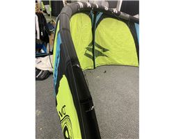 Naish Pivot kitesurfing kite