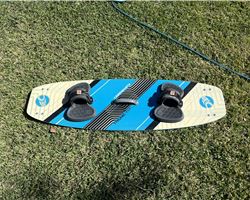 Cabrinha Tronic 141 cm kitesurfing twintip