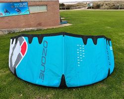 Ozone Edge V11 6 metre kiteboarding kite