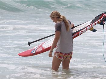 Help a local chick win the stand up paddling world tour! - Stand Up Paddle News