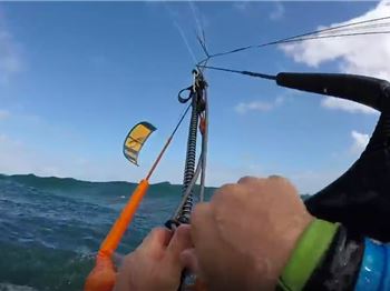 Watch a Kitemare unfold, and a rescuer ask for money! - Kitesurfing News