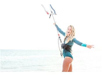 Does your favourite kiter chick, kite NAKED in Winter? - Kitesurfing News