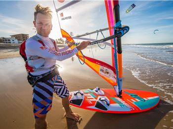 350km in 9.5 hours, non stop. Guy Cribb goes AWOL in Brazil - Windsurfing News