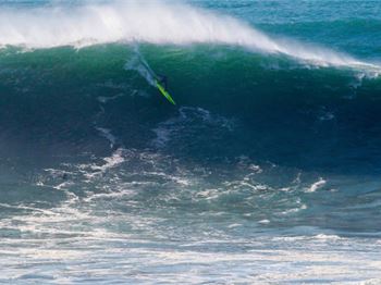 Big Wave Surfers Compete at the Worlds Heaviest Beachie - Surfing News