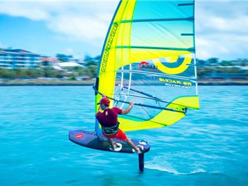 The Ultimate Guide to Beginners Wind Foiling: Video - Windsurfing News