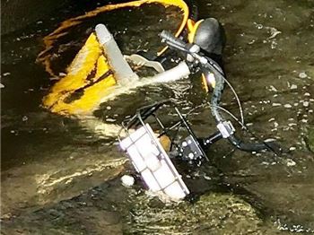 Hilarious 'O Bike' Fishing in the Yarra River - Fishing News