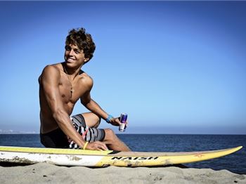 Kai Lenny has Left Major Sponsor Naish. SERIOUSLY! - Stand Up Paddle News