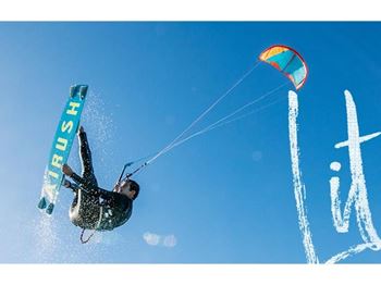 Freeride it up with the Airush Lithium v10 - Kitesurfing News