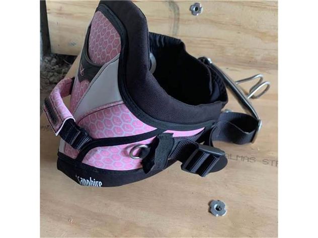 2 Harnesses (Small - Suit Kids)