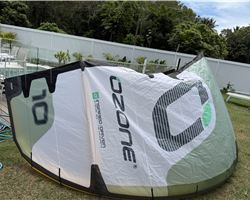 Ozone Enduro Ultra X 10 metre kiteboarding kite