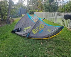 Duotone Evo Dlab 11 metre kiteboarding kite