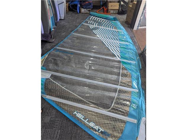 Neil Pryde Hellcat - 8.2 metre