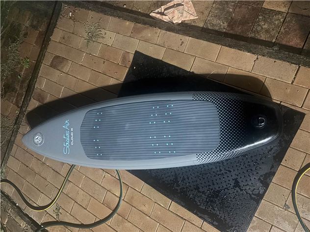 2025  Stratus Air Inflatable Foil Board - 6' 3", 90 Litres