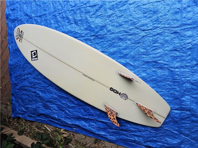 Hog Custom With Free Accessories Square Tail Thruster - 6' 2"