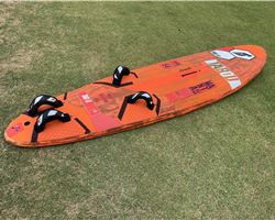 Tabou Manta 54 Speed Custom 75 litre 228 cm windsurfing board