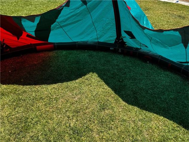 2019 Naish Pivot - 8 metre