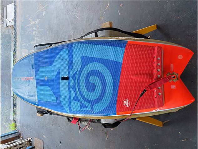 2019 Starboard Hypernut 115L - 7' 6", 30 inches