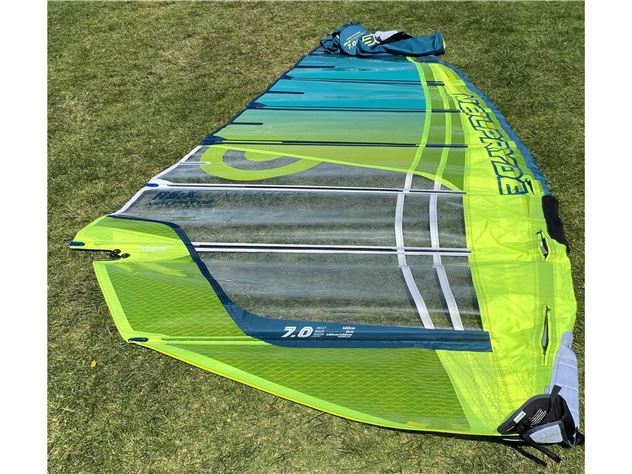 Neil Pryde Neil Pryde And Maui Sails - 7 metre