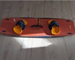 F-One F-One Trax 137 cm kiteboarding twintip