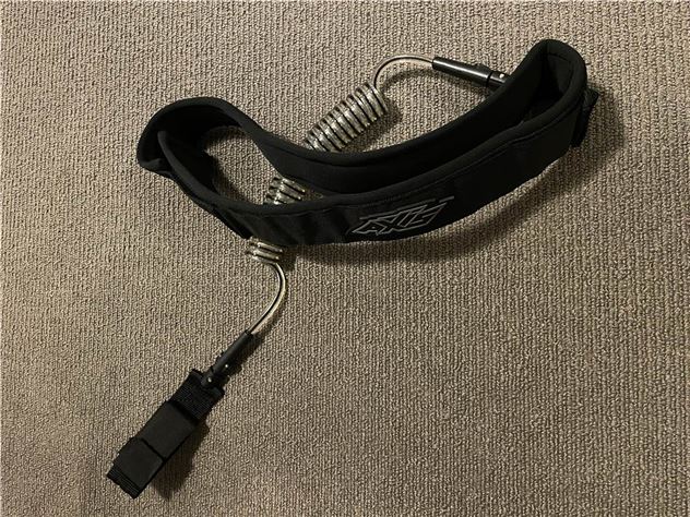 Axis Waist Leash