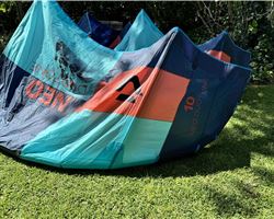 Duotone Neo 10 metre kitesurfing kite