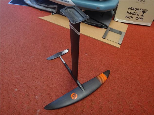 2024 Cabrinha H1000 Carbon Hollow 84Cm Mast Kit