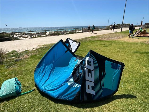 2019 Ozone Reo V5 - 8 metre