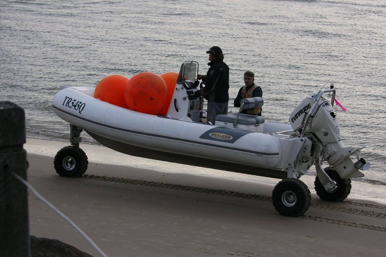 currumbin hobbie cat safety boat....... great engineering obm drives wheels also.....