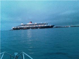queen mary 2