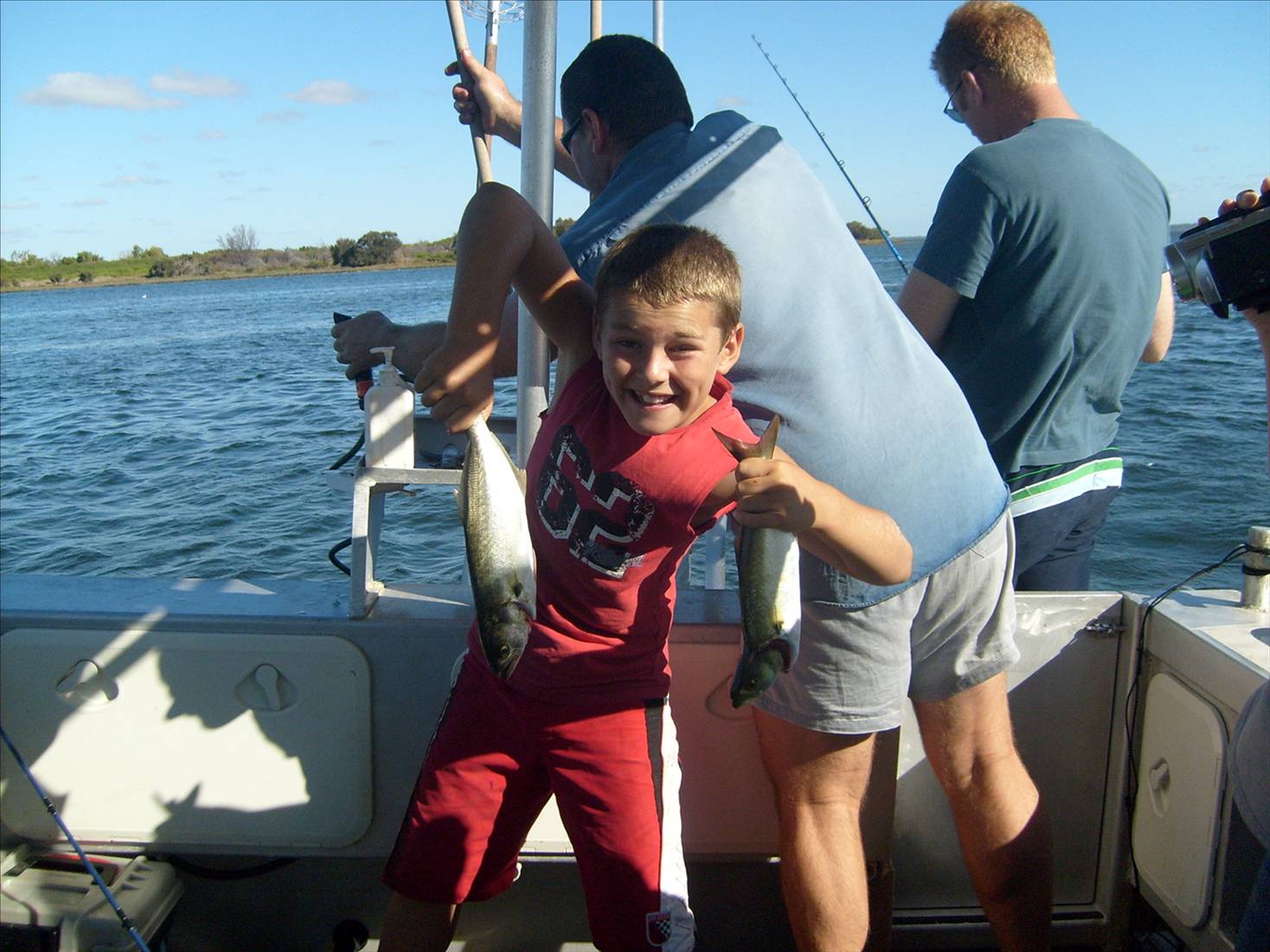 a couple of nice estuary 40 cm choppers.