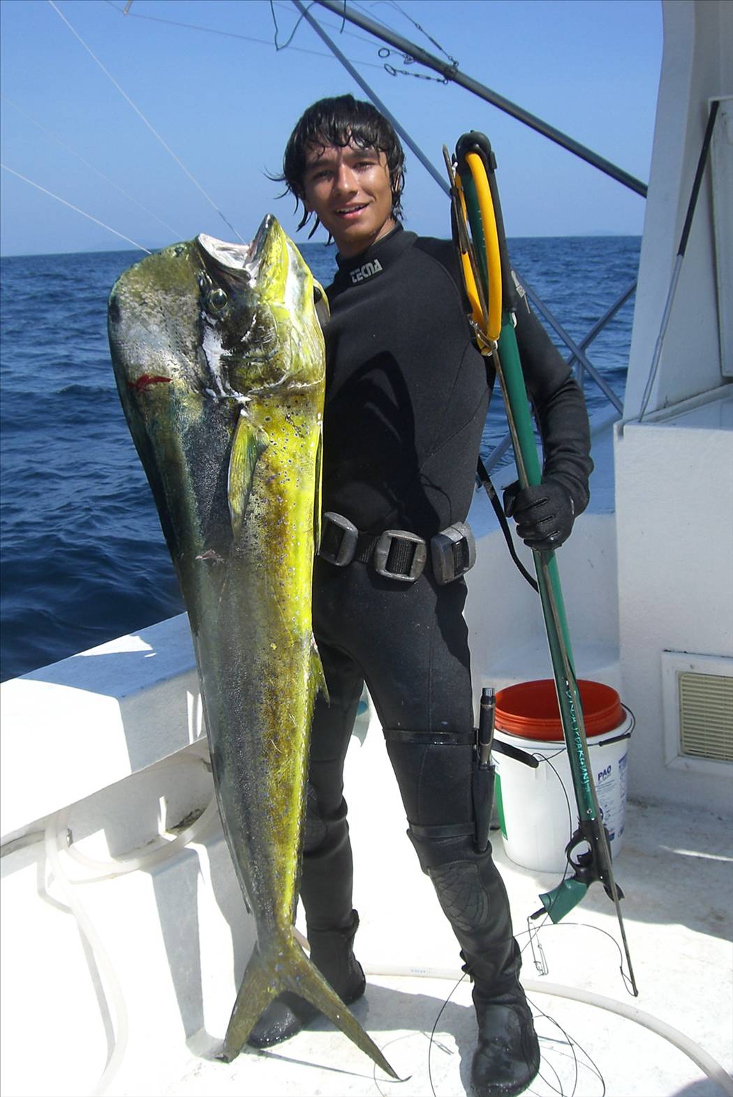 Spearfished this big boy (23-25KG) Mahi Mahi