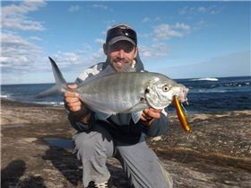 Fishing off the rocks 3kg Skippy on Gladiator Searcher 140 Red/Gold