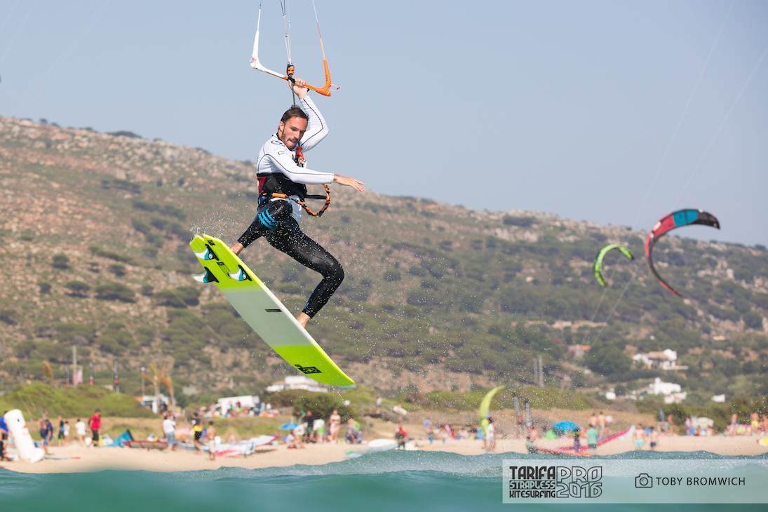TARIFA STRAPLESS KITESURFING PRO 2016