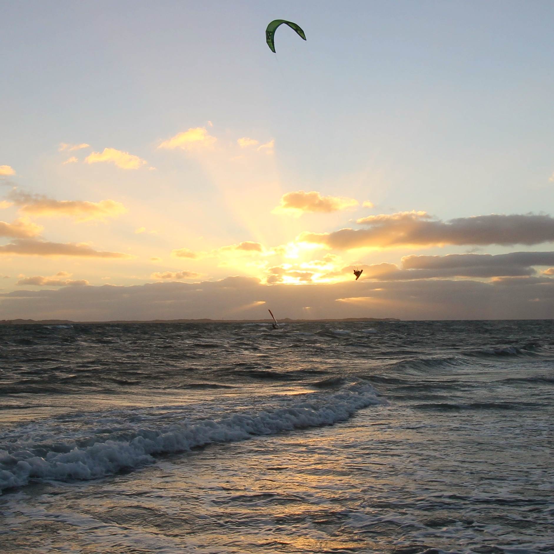 Woodies sunset hanger