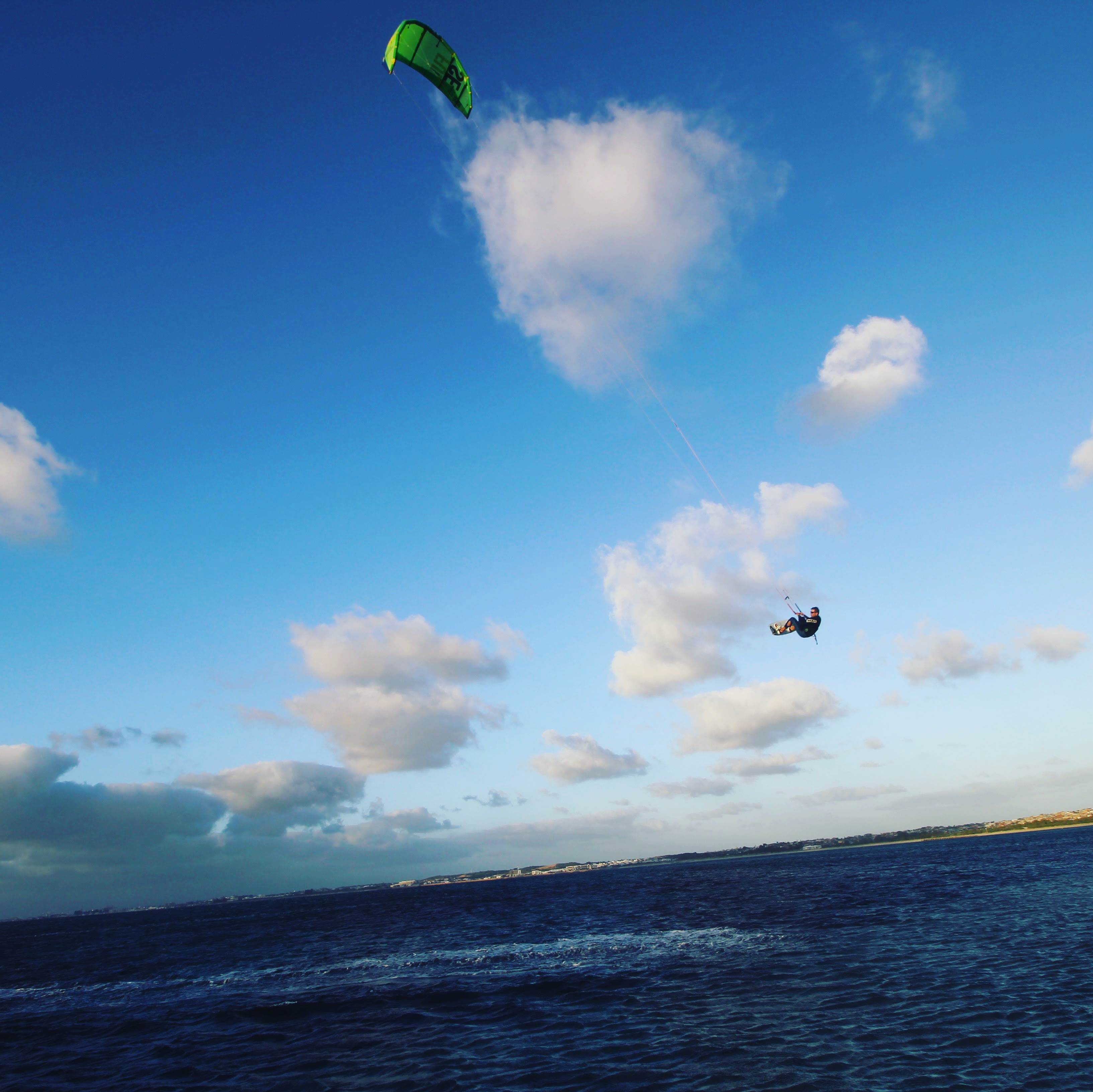 Green north guy huckin' it