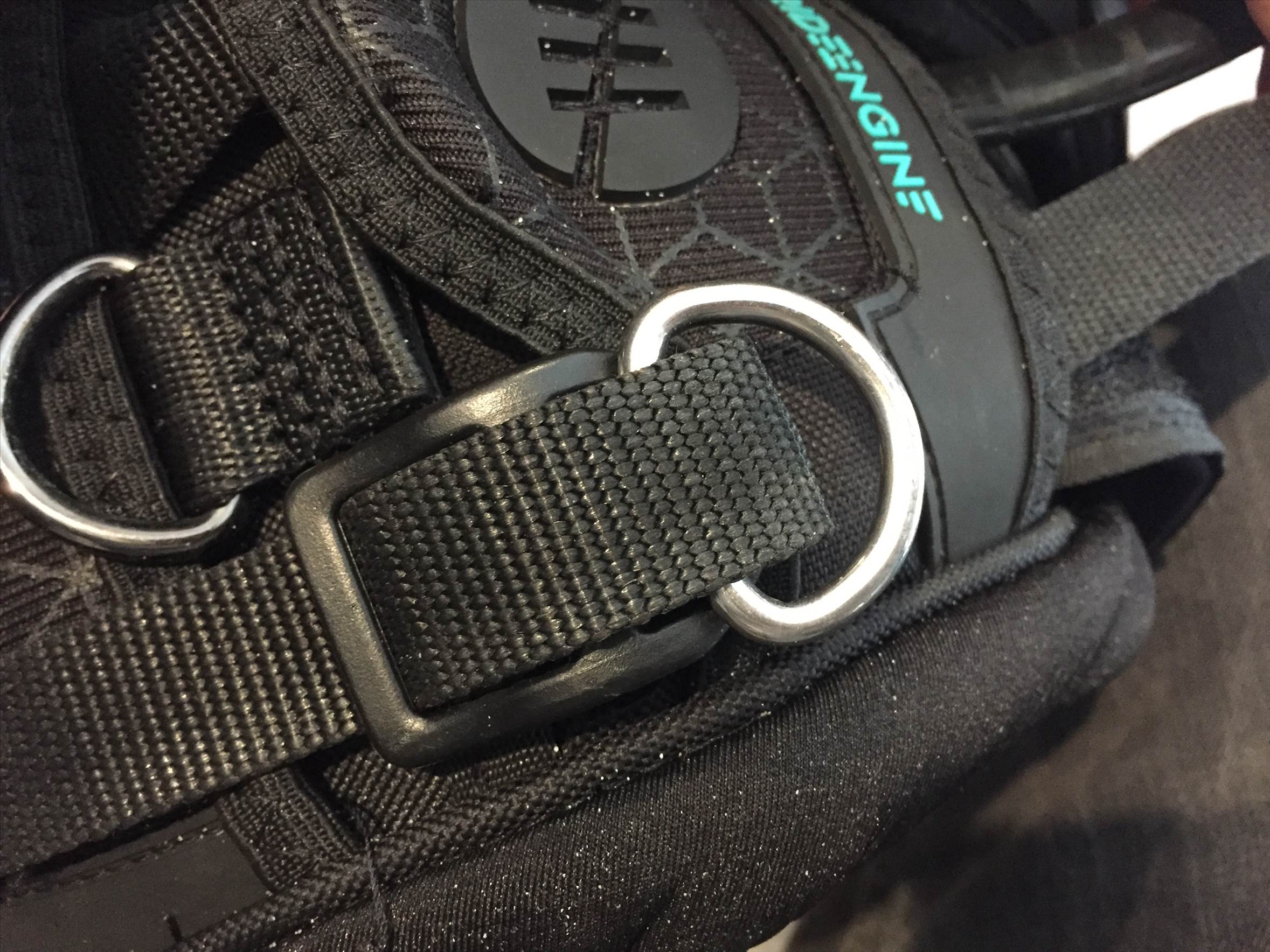 Ride Engine D-shackle 1