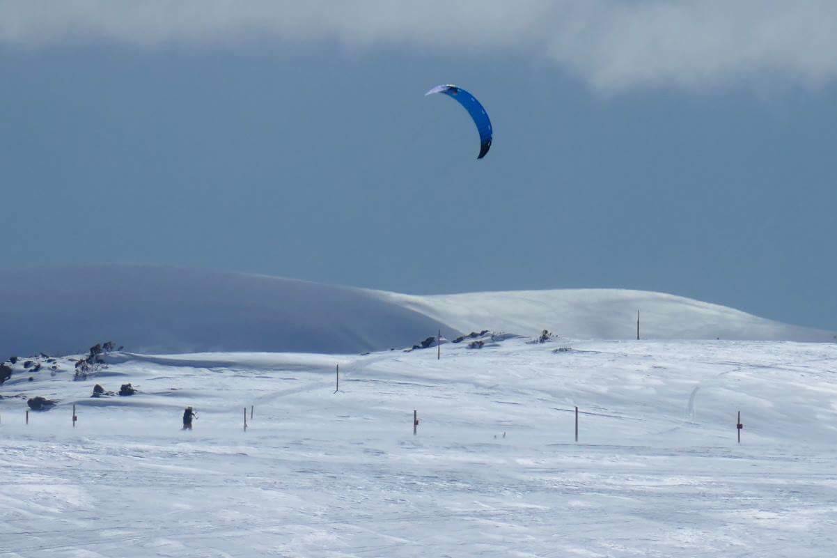Falls snowkiting