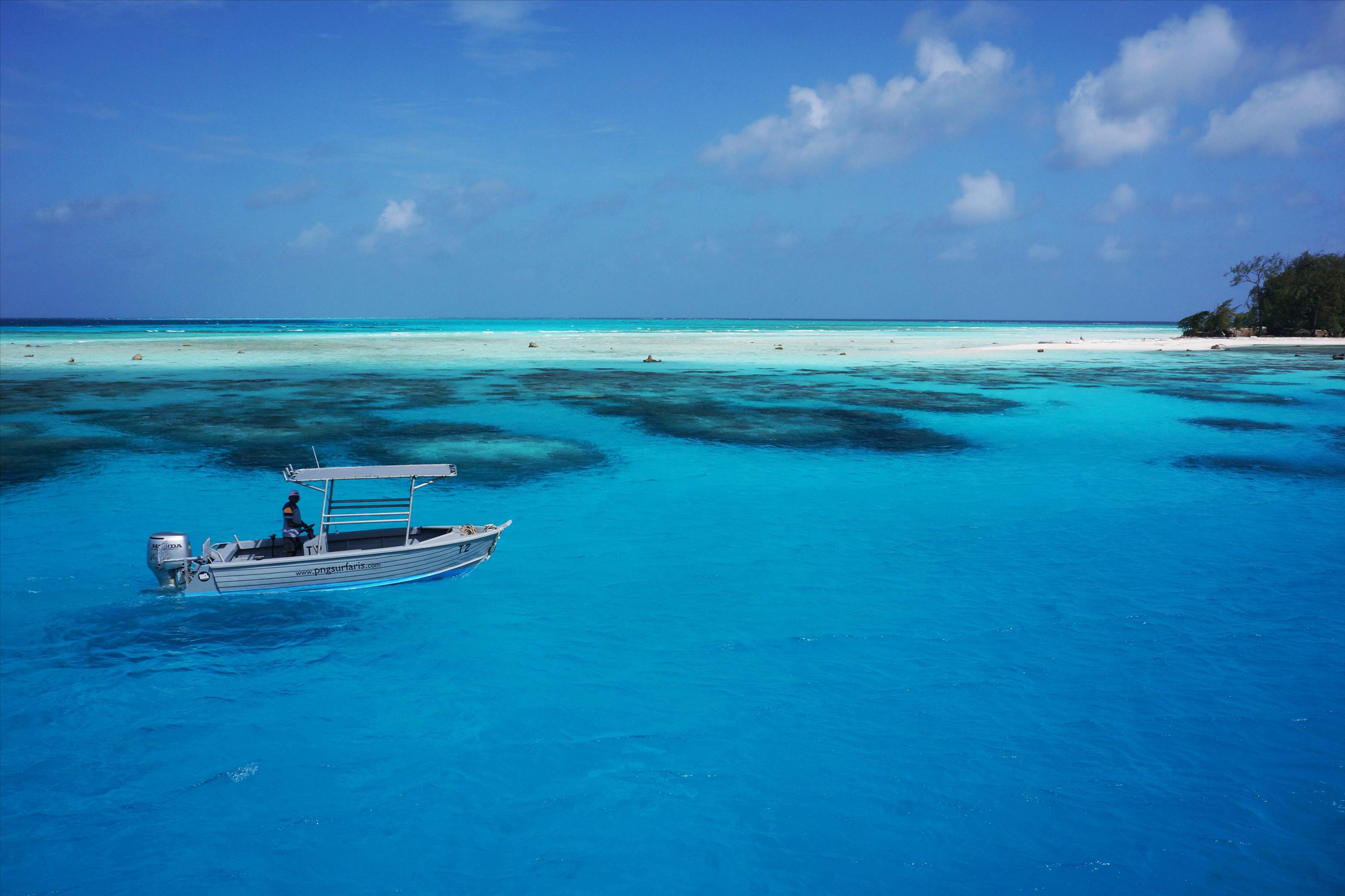 Moon Tours - PNG KITE TRIP