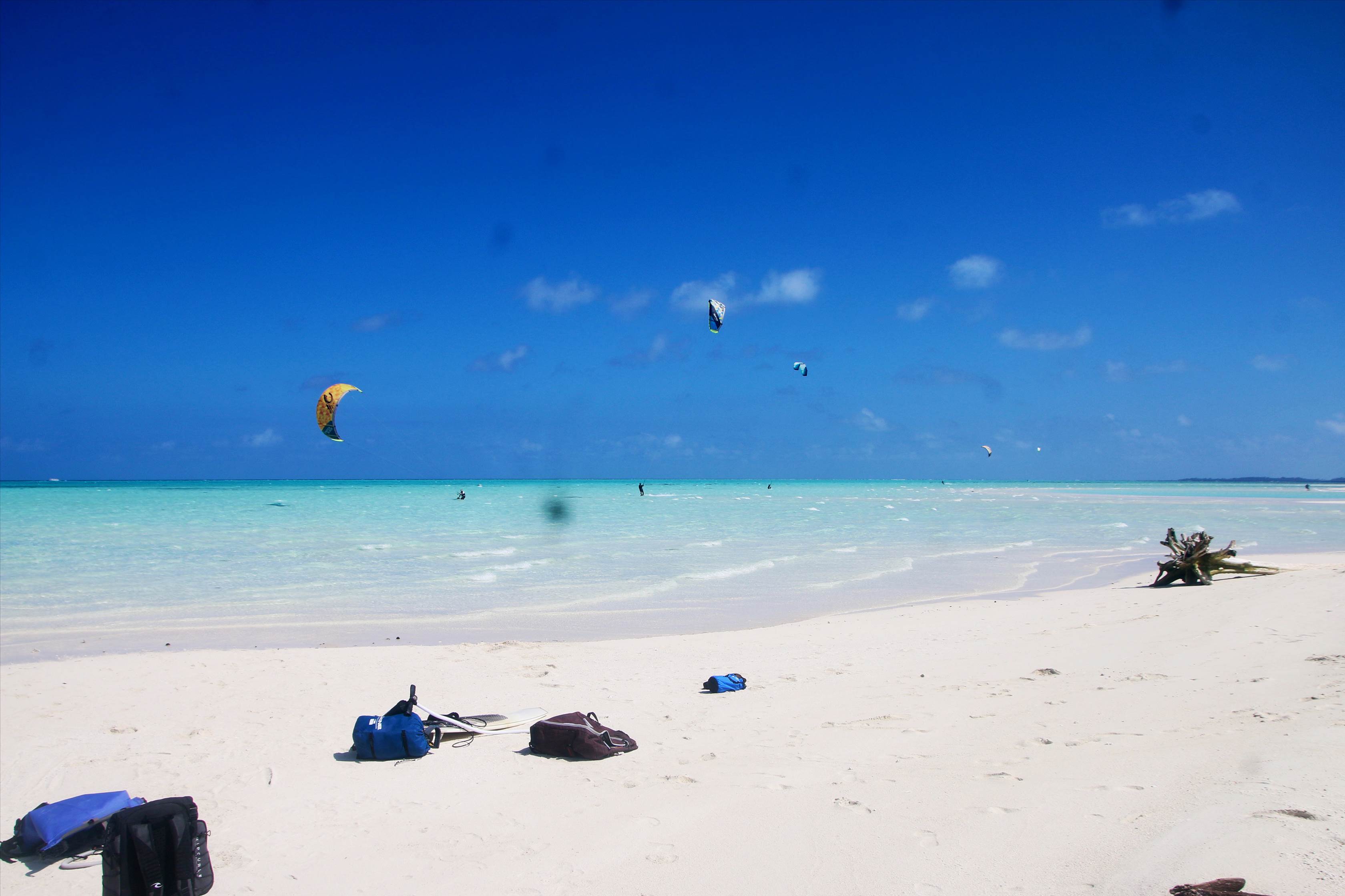 Moon Tours - PNG KITE TRIP