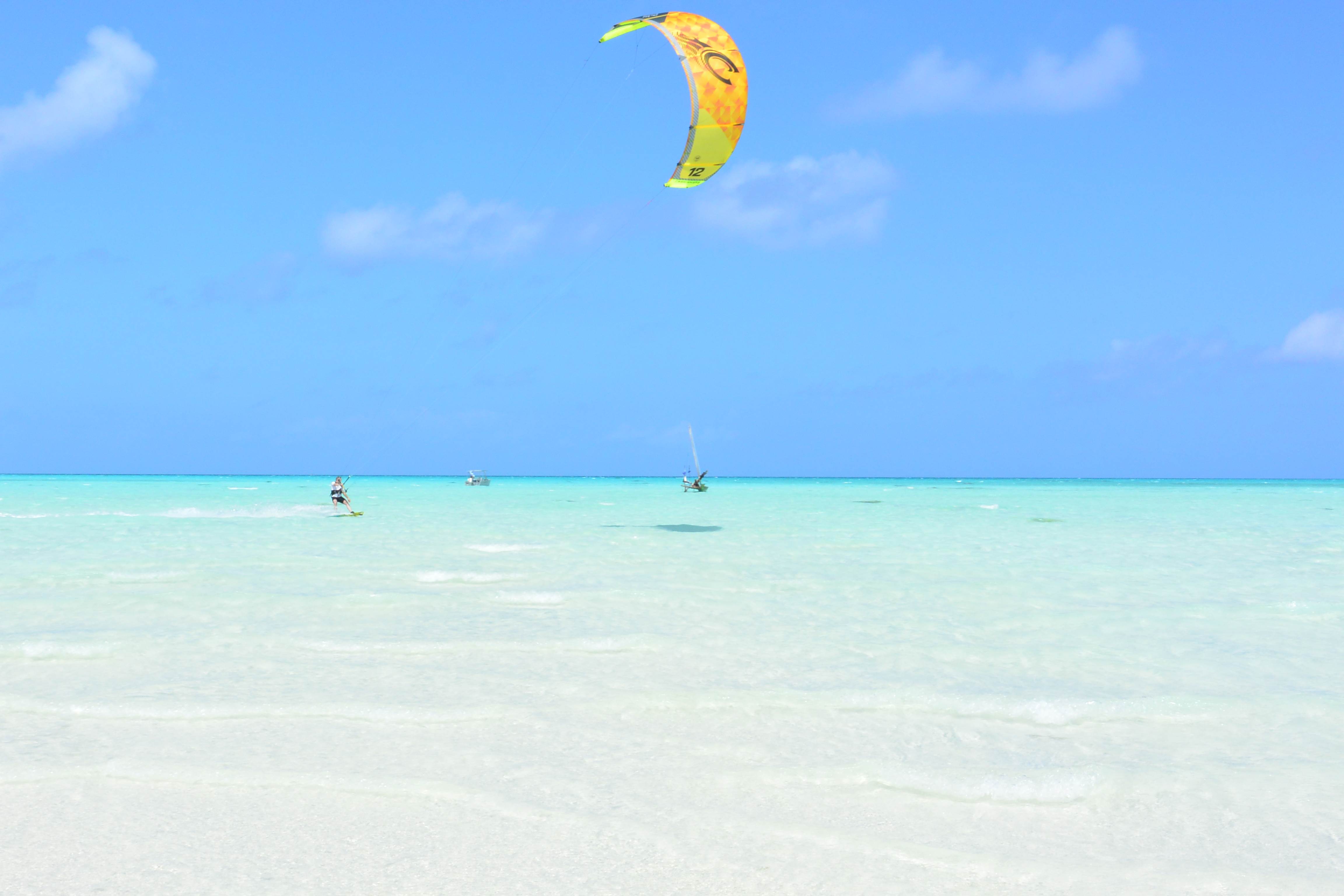 Moon Tours - PNG KITE TRIP