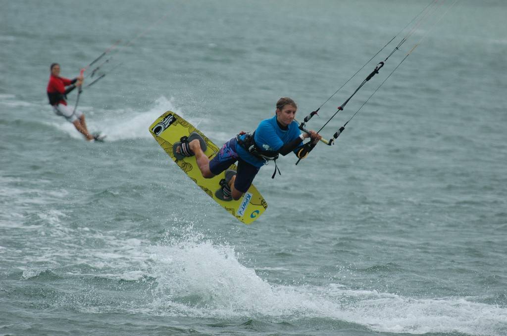 Girls in action at the 2008 Freestyle Nats at Elliott Heads